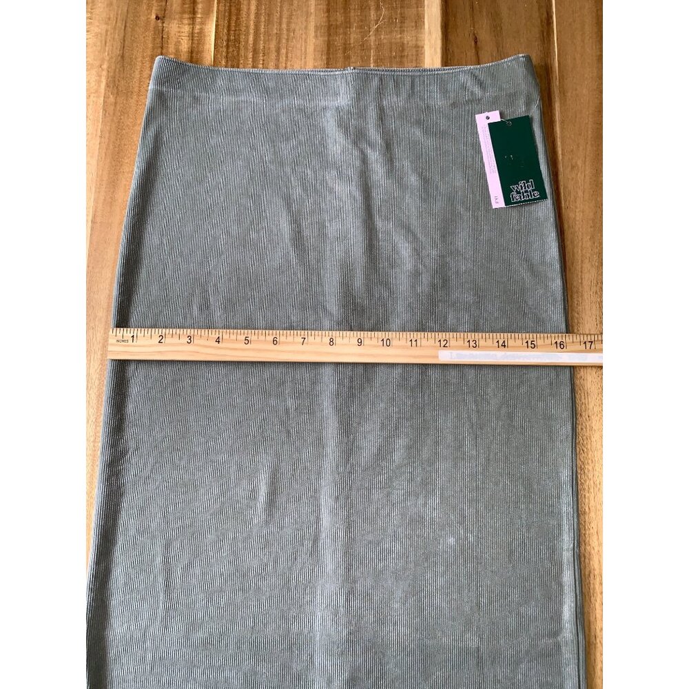 Wild Fable Womens Midi Pencil Skirt Stretchy Light Gray Ribbed Knit Size Medium - Picture 4 of 10